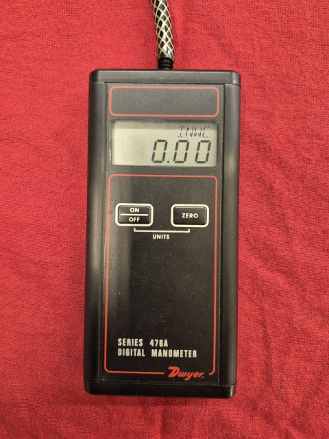 Dwyer 476A Digital Manometer